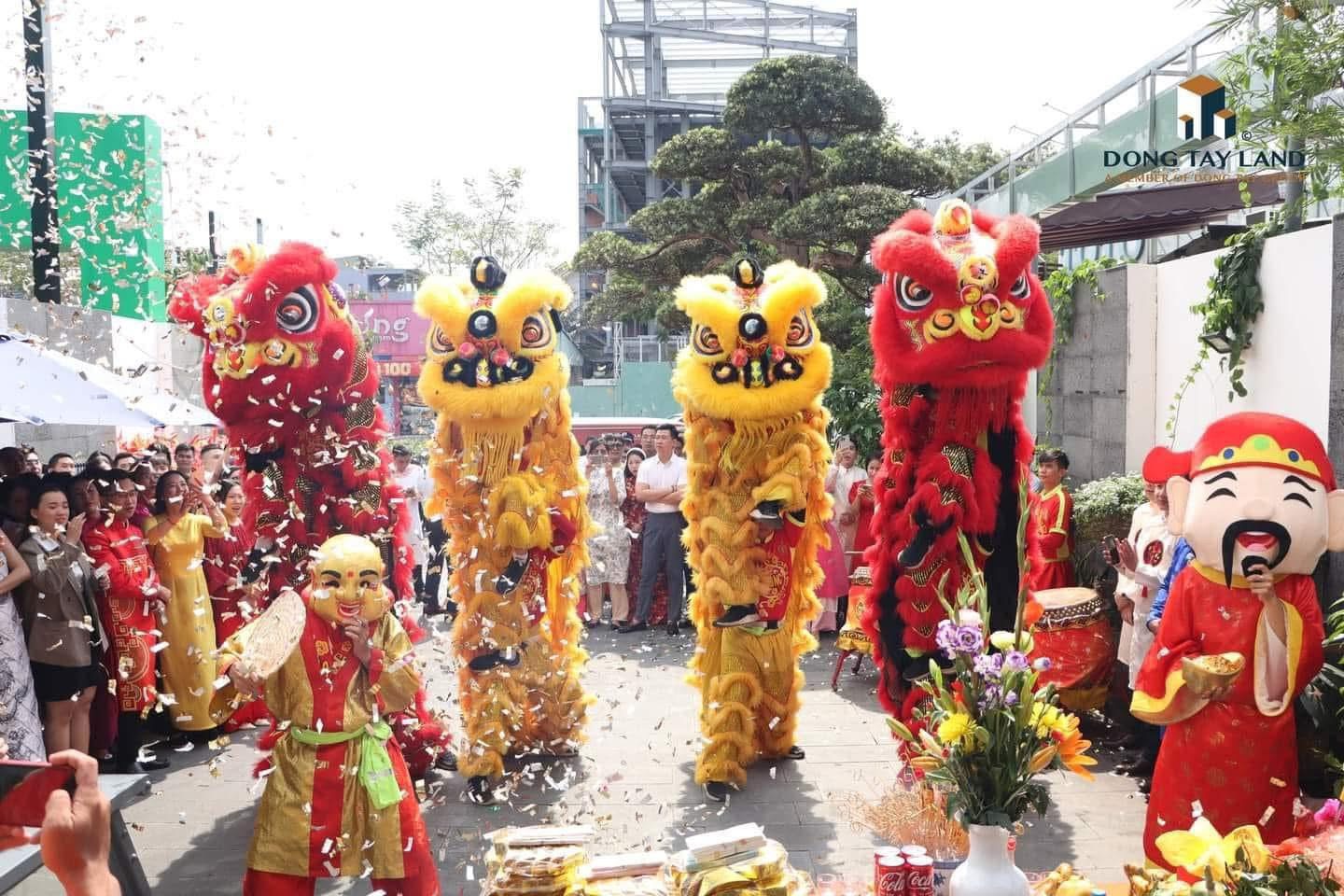 Tổ chức khai trương